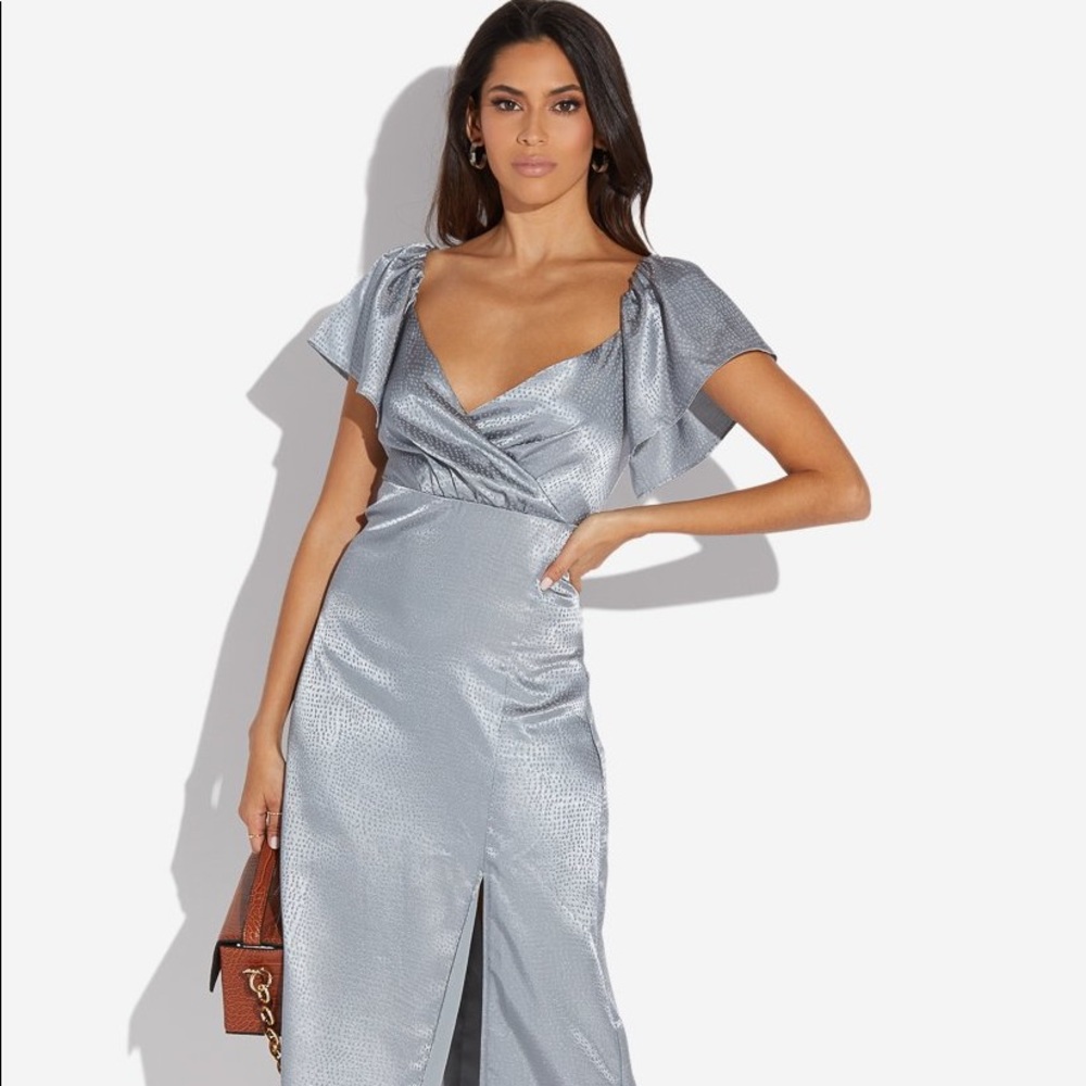 NWT Shoe Dazzle Cape Sleeve Midi Dress